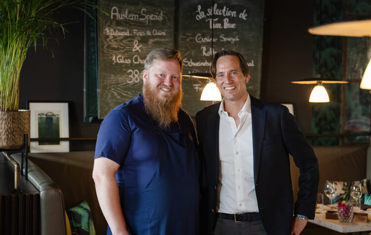 Ein Abend voller Genuss: Beim exklusiven Wine & Dine am 11. Juni in der Brasserie Colette Tim Raue präsentierten Jochen Dreissigacker und Küchenchef Dominik Obermeier ein 5-Gang-Menü mit ausgewählten Spitzenweinen aus Rheinhessen – ein kulinarisches Erlebnis zwischen französischer Raffinesse und deutscher Weinkunst. Fotograf: Thomas Kiewning / BK Media Solutions