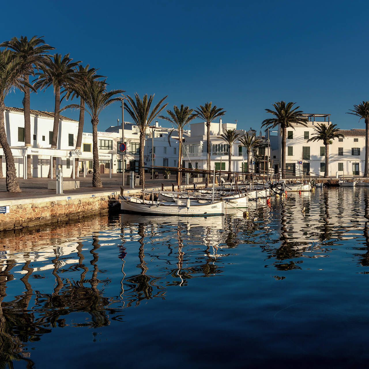 Reisen nach Menorca plant DeluxeMallorca